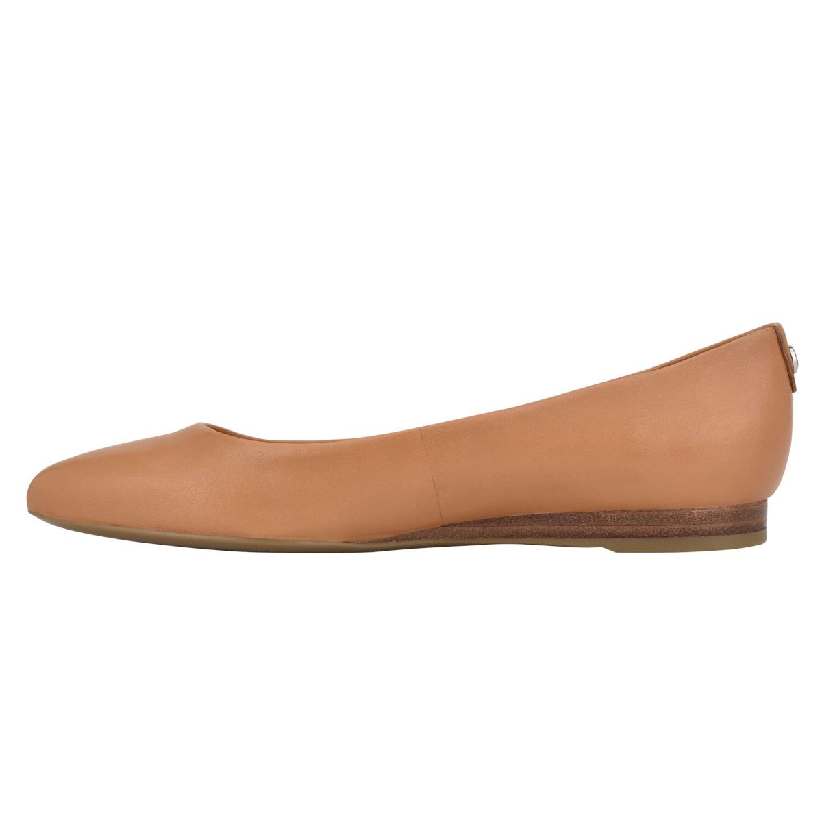 Nine West Ferdi 9x9 Pointy Burunlu Flats Kadın Bej Rengi | 5048QPCKM